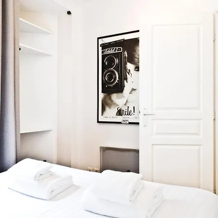 Bluestay 275 - A Apartment Paris