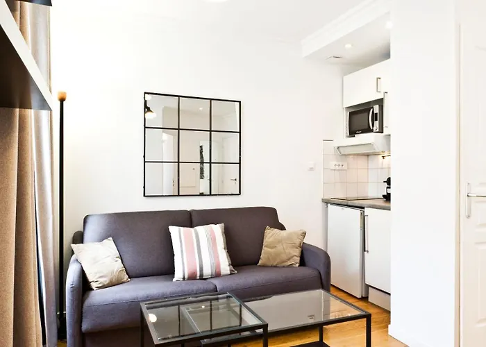 Bluestay 275 - A Paris